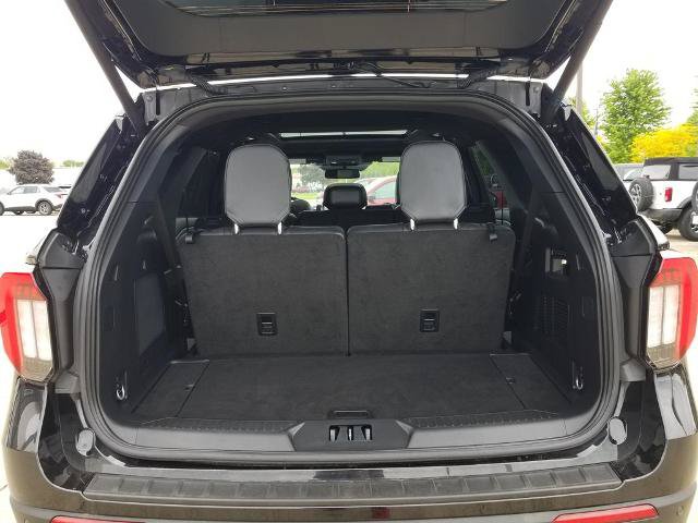 Certified 2025 Ford Explorer ST AWD/4WD image 4