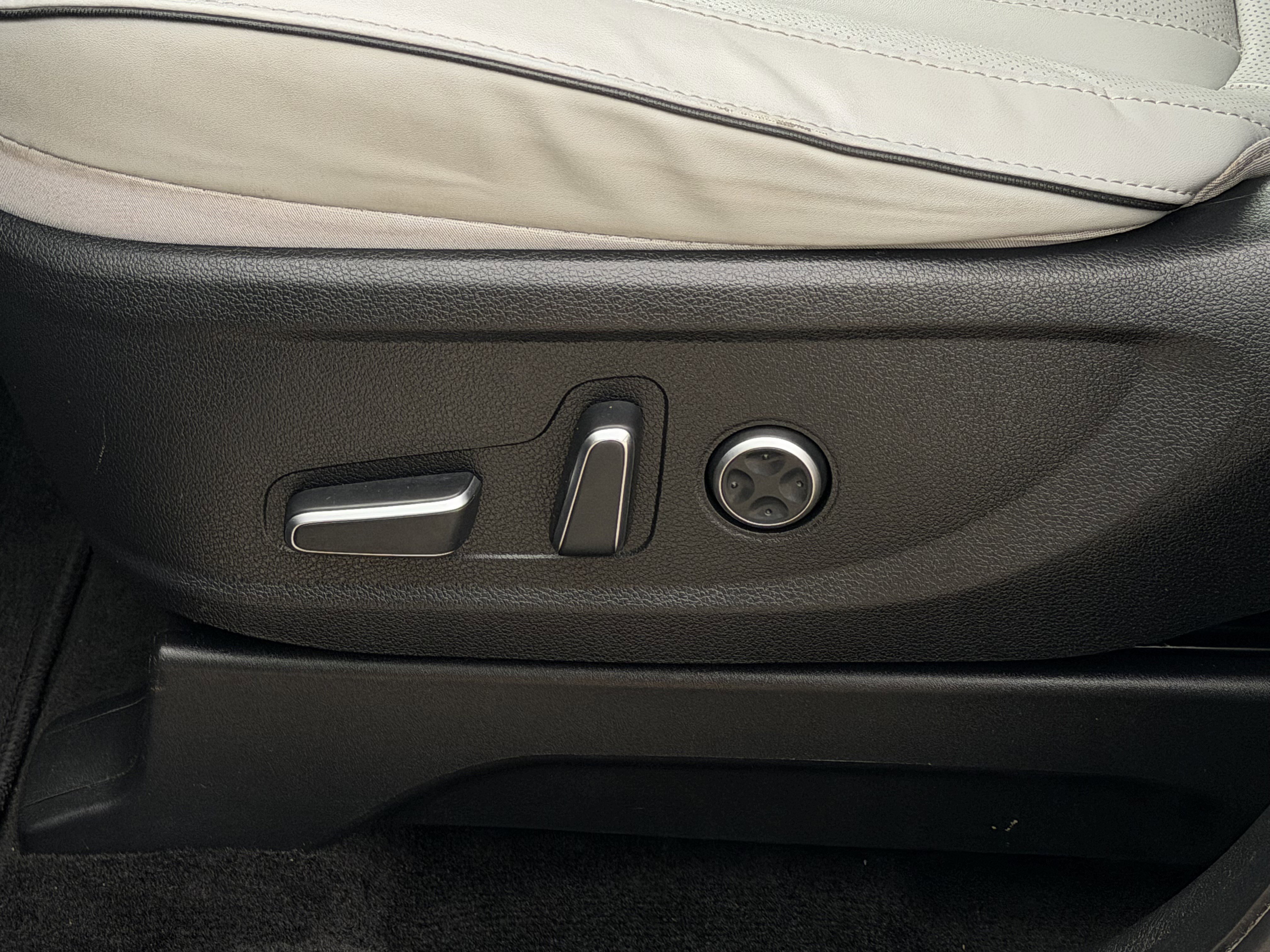 Used 2024 Hyundai Palisade SEL AWD/4WD image 17