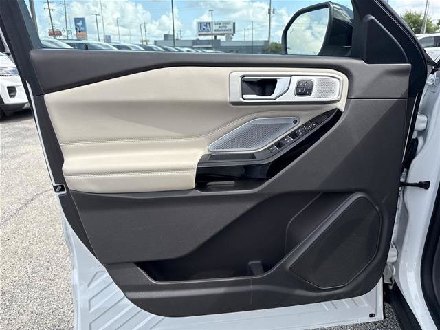 Certified 2023 Ford Explorer Platinum w/ Technology Package AWD/4WD image 27