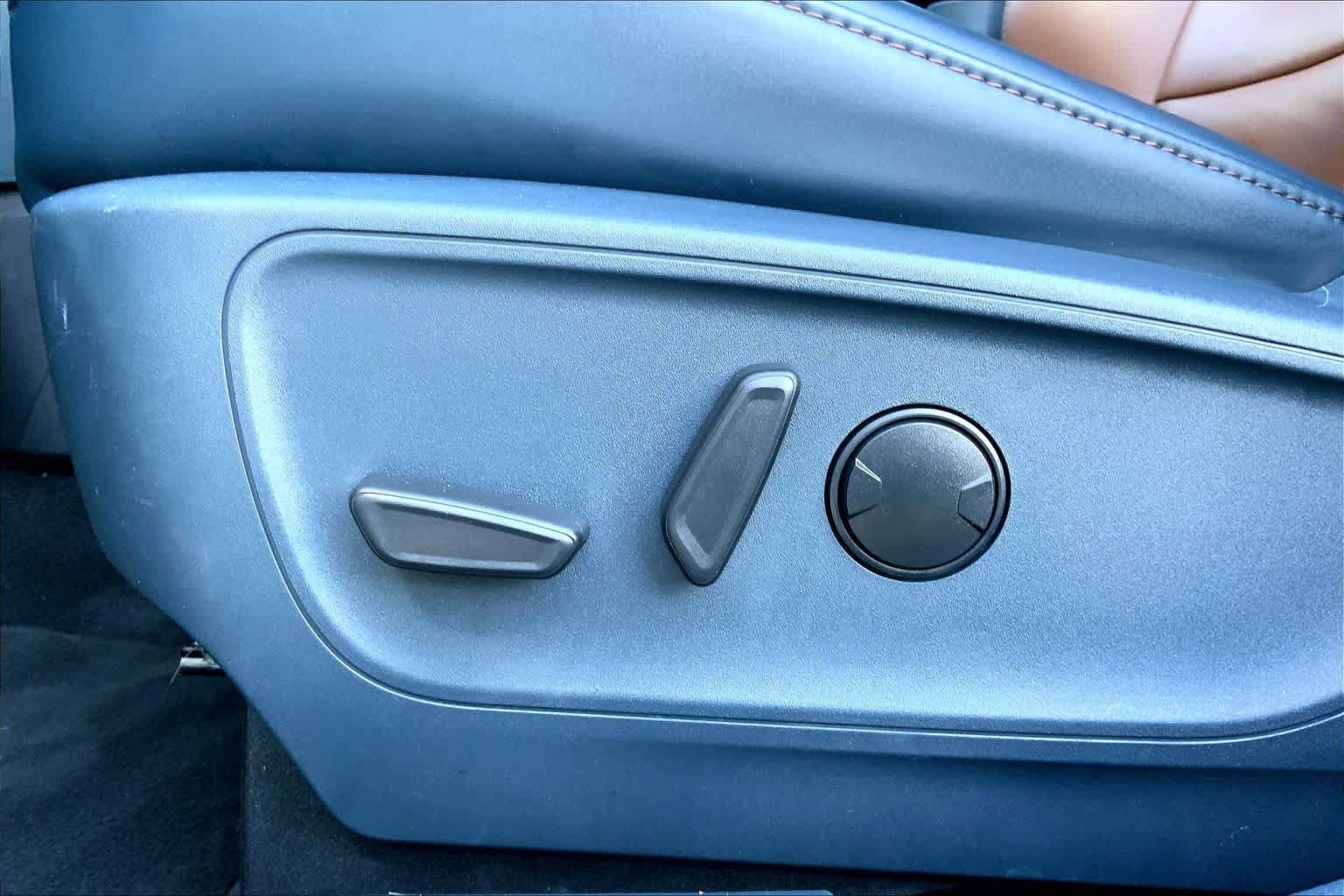 Certified 2022 Ford Maverick Lariat FWD image 33