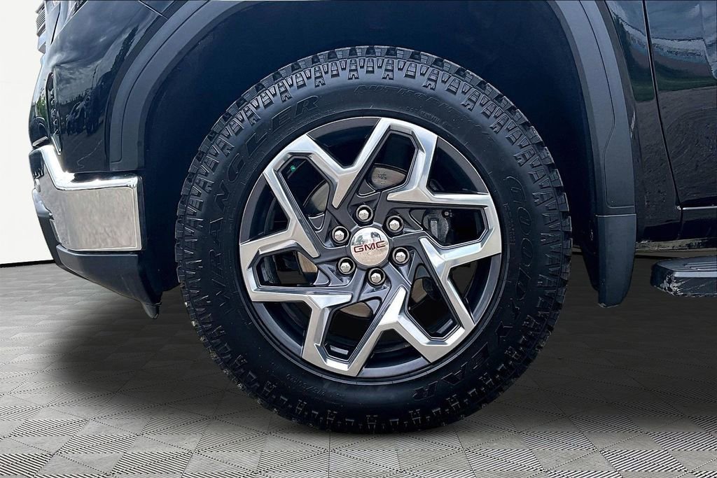 Used 2022 GMC Sierra 1500 SLT w/ SLT Premium Plus Package AWD/4WD image 9