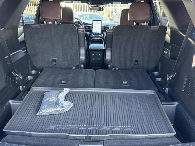 Certified 2022 Ford Explorer Platinum w/ Equipment Group 601A image 8