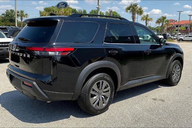 Used 2025 Nissan Pathfinder SV FWD image 6