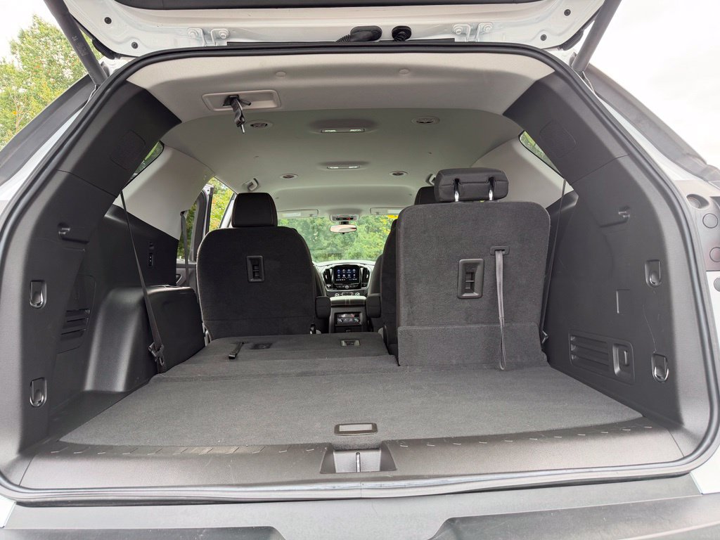 Used 2021 Chevrolet Traverse LT FWD image 42