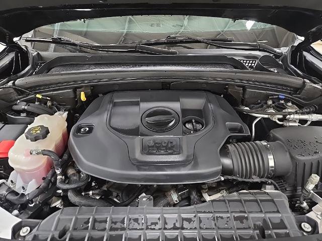 Used 2023 Jeep Grand Cherokee Summit w/ Luxury Tech Group V image 10