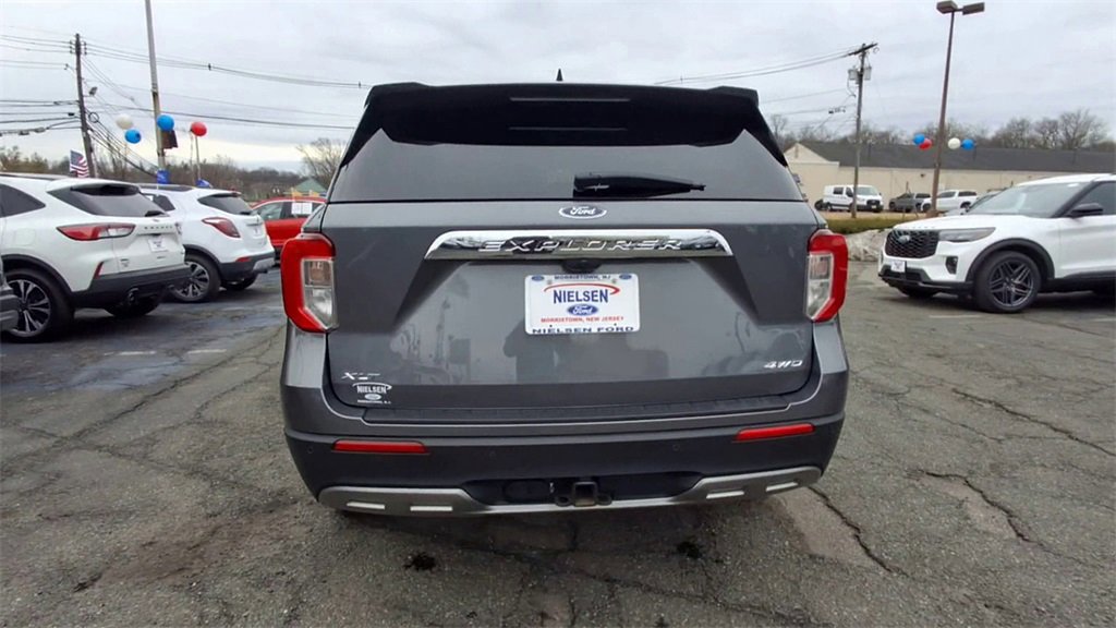Certified 2022 Ford Explorer XLT w/ Equipment Group 202A image 5