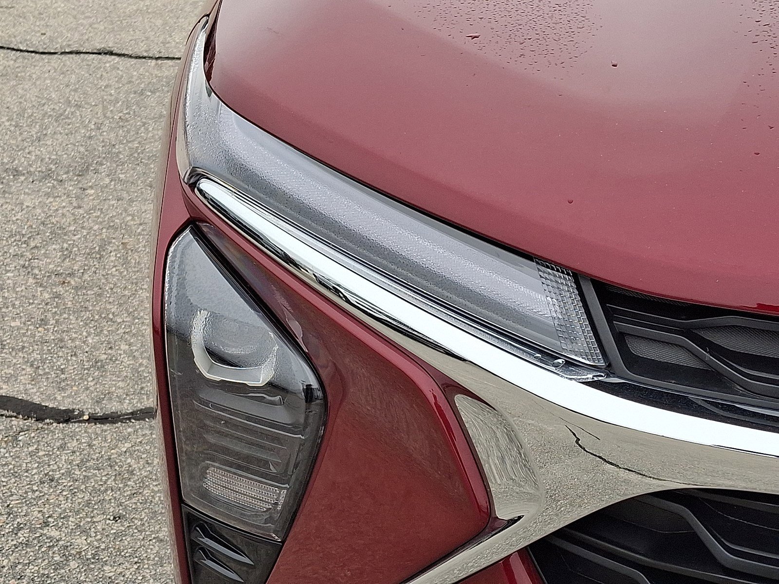 Used 2025 Chevrolet Trax LT image 8