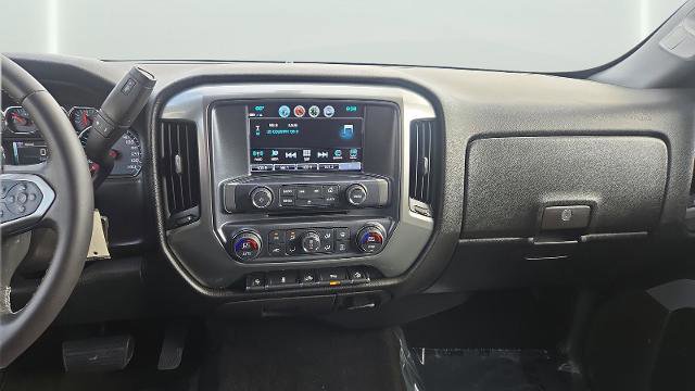 Used 2018 Chevrolet Silverado 1500 LT w/ All Star Edition AWD/4WD image 10