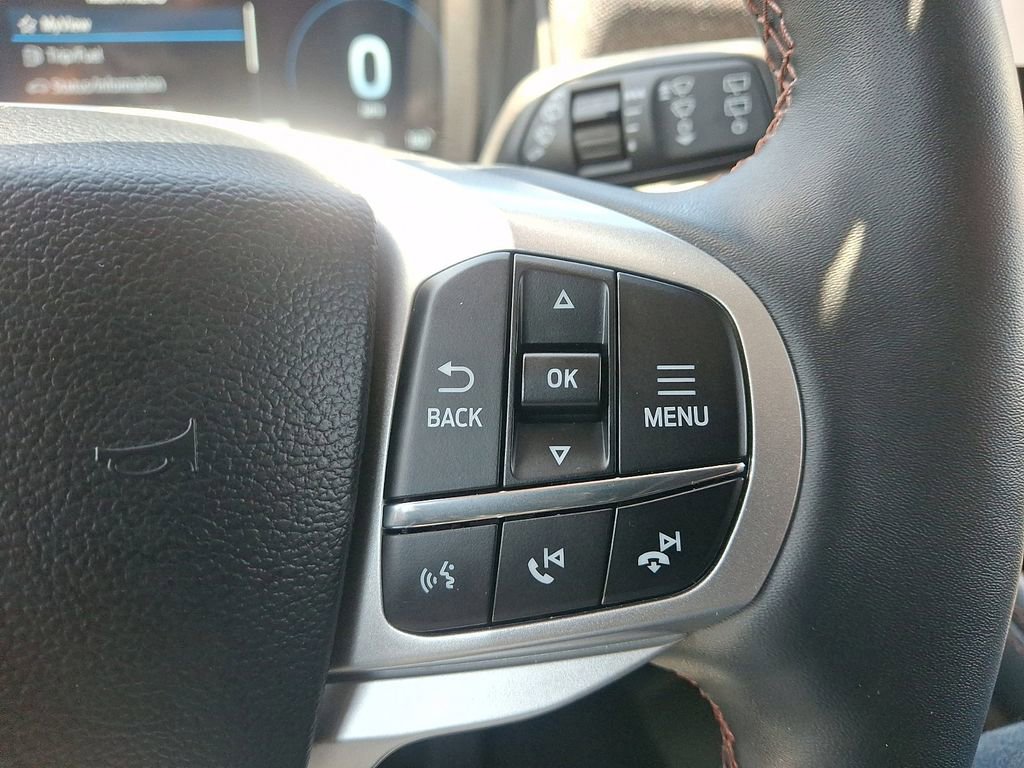 Certified 2025 Ford Explorer Active w/ Active Comfort Package AWD/4WD image 23