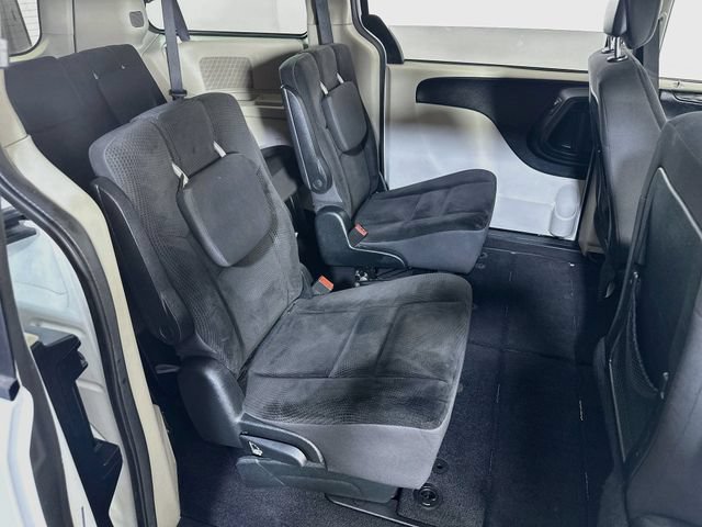 Used 2018 Dodge Grand Caravan SE FWD image 15