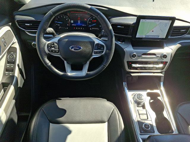 Certified 2022 Ford Explorer XLT w/ Equipment Group 202A image 13