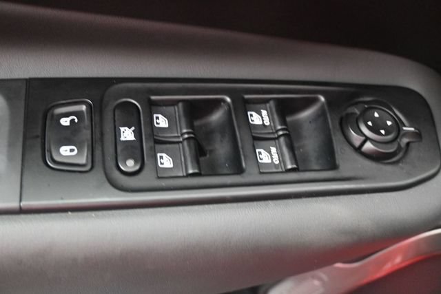 Used 2023 Jeep Renegade Latitude AWD/4WD image 7