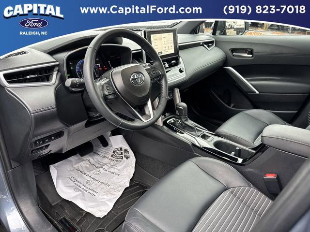 Used 2024 Toyota Corolla Cross XSE w/ Convenience Package image 18