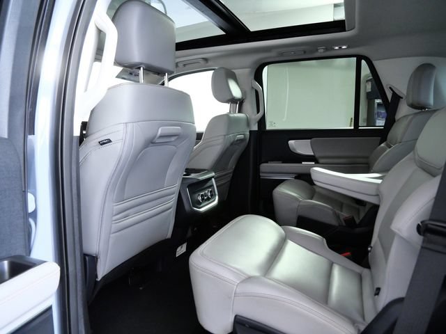 Certified 2025 Ford Expedition Active AWD/4WD image 13