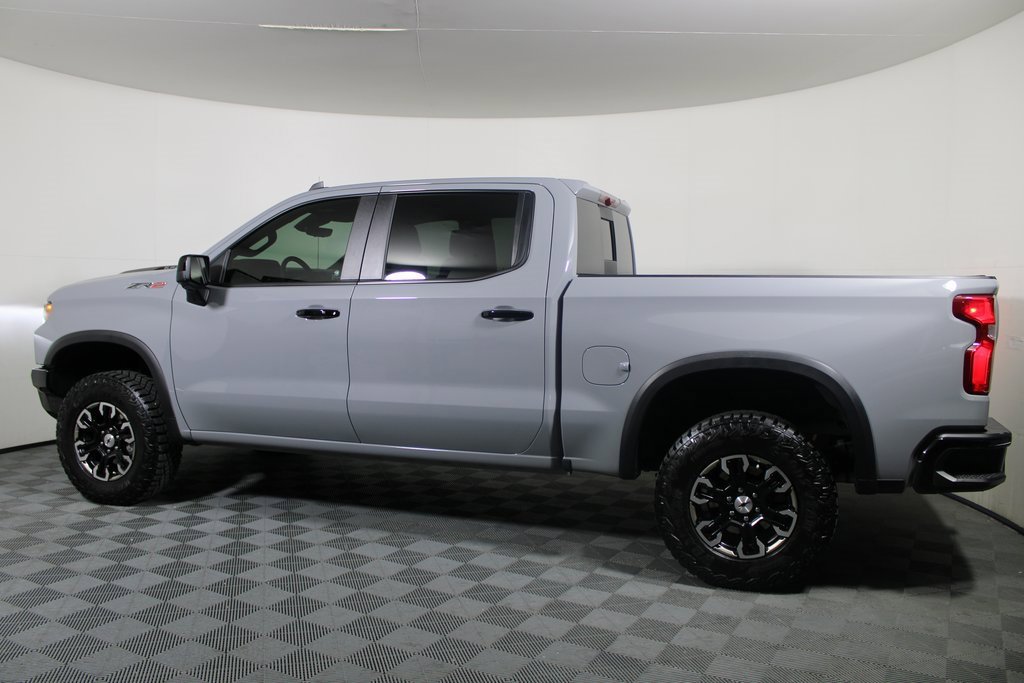 Used 2025 Chevrolet Silverado 1500 ZR2 w/ Technology Package image 5