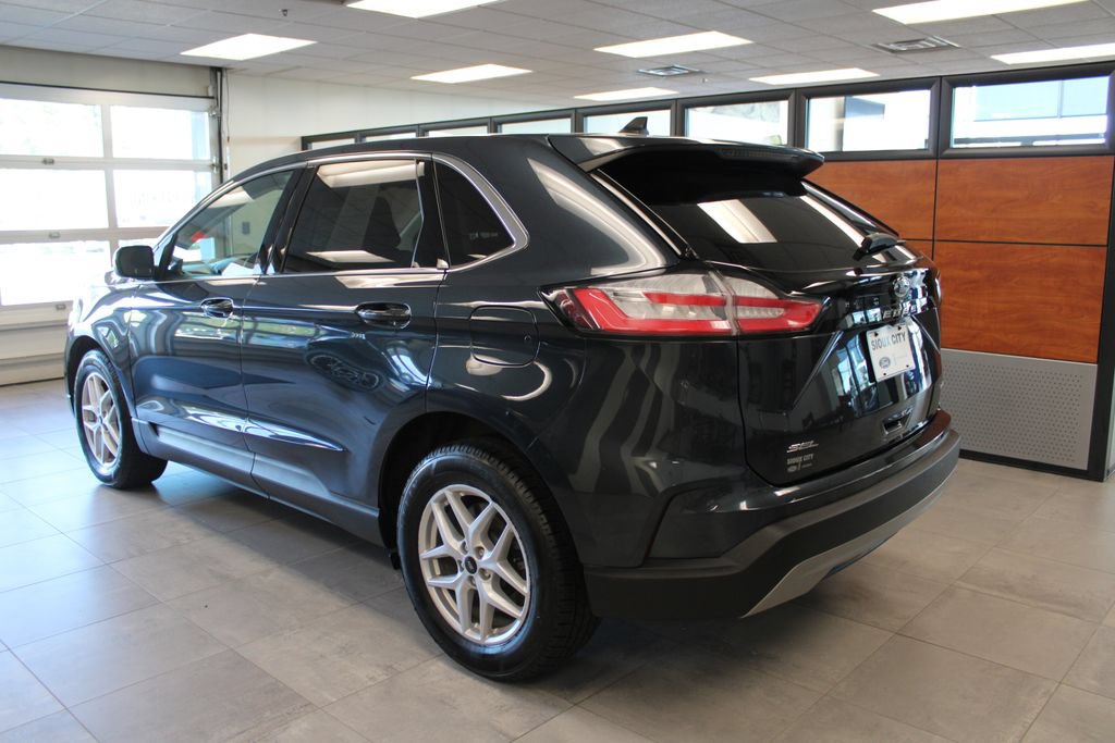 Certified 2023 Ford Edge SEL w/ Convenience Package AWD/4WD image 3
