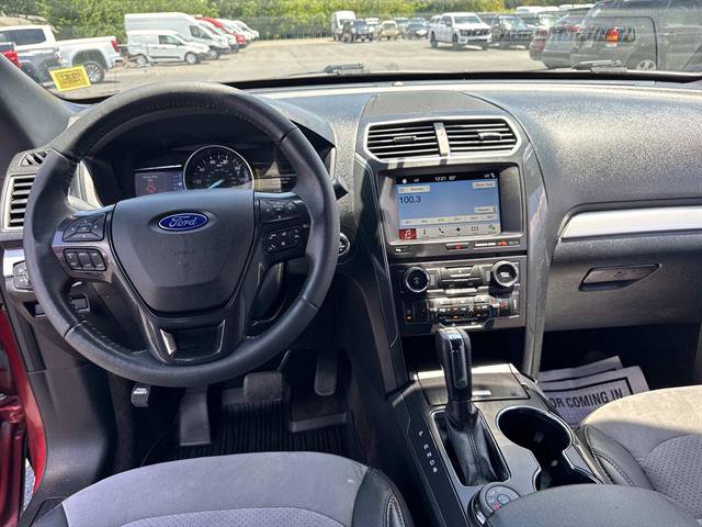 Certified 2017 Ford Explorer XLT w/ Equipment Group 202A AWD/4WD image 32
