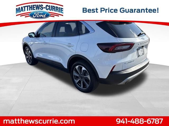 Certified 2023 Ford Escape Platinum AWD/4WD image 2