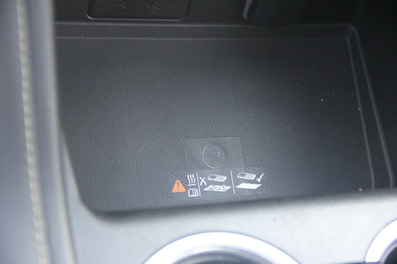 Used 2023 GMC Yukon XL SLT image 40