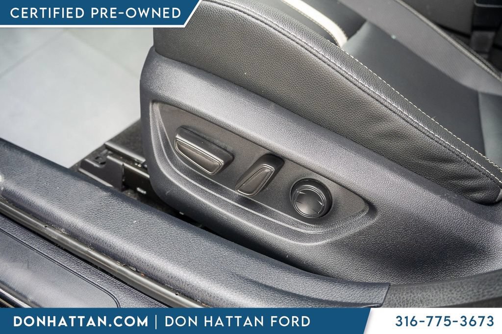 Used 2025 Toyota Camry SE FWD image 17