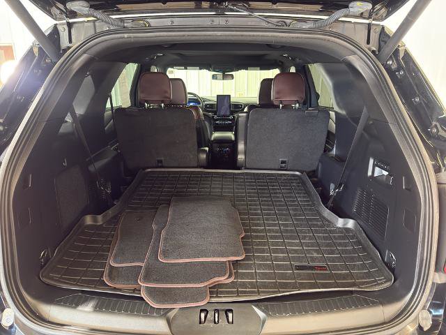 Certified 2023 Ford Explorer Platinum w/ Technology Package AWD/4WD image 9