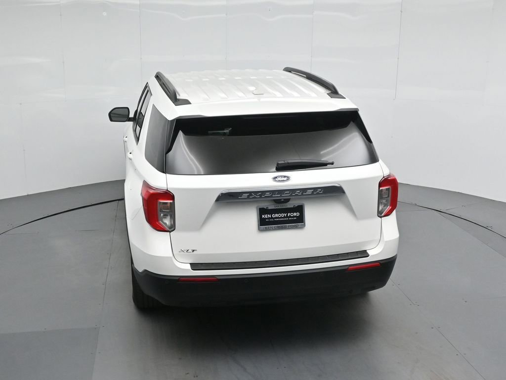 Certified 2023 Ford Explorer XLT RWD image 40