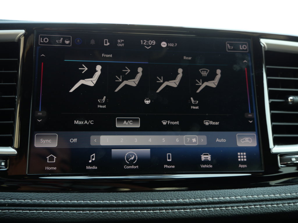 Used 2023 Chrysler Pacifica Touring FWD image 34