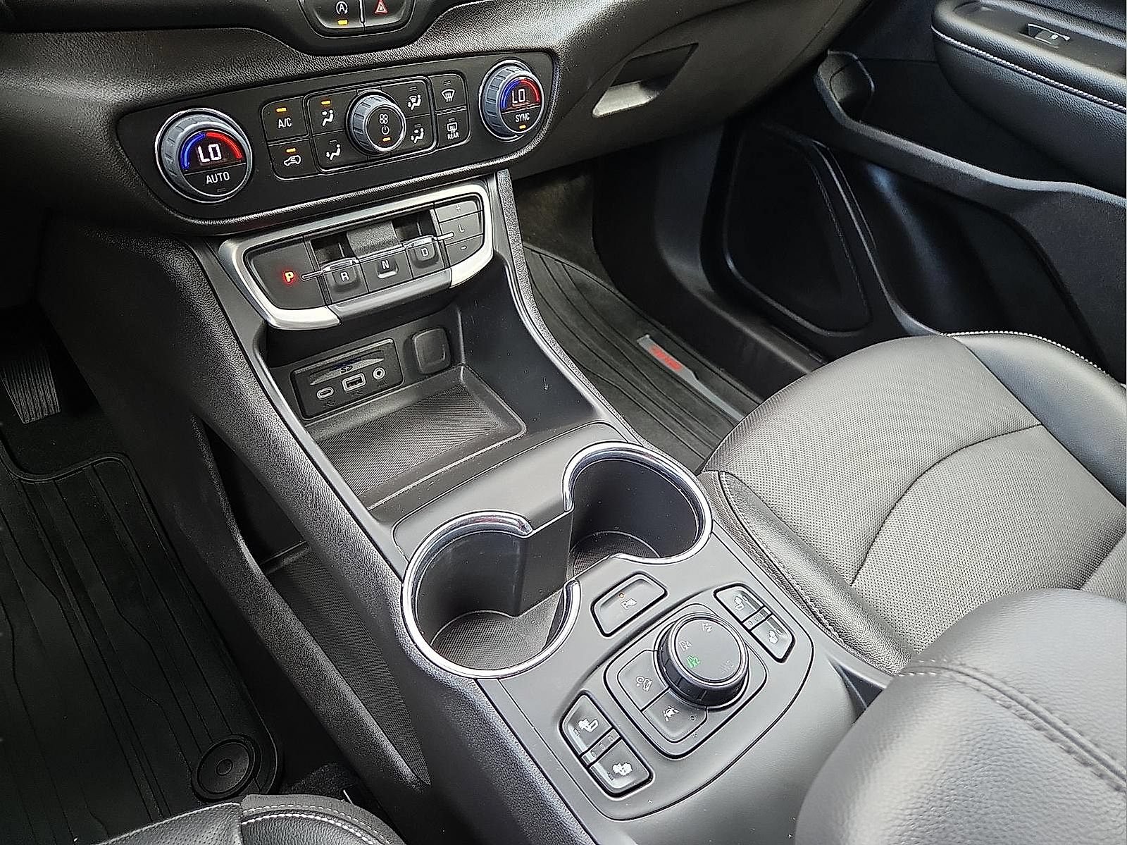 Used 2024 GMC Terrain SLT w/ Tech Package AWD/4WD image 25