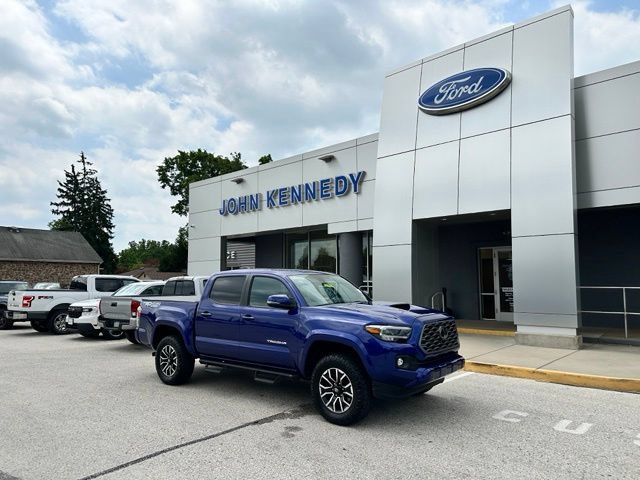 Used 2022 Toyota Tacoma TRD Sport AWD/4WD image 25