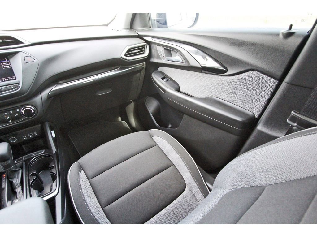 Used 2023 Chevrolet TrailBlazer LS image 13