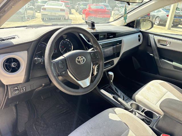 Used 2017 Toyota Corolla LE w/ Carpet Mat Package (TMS) FWD image 6