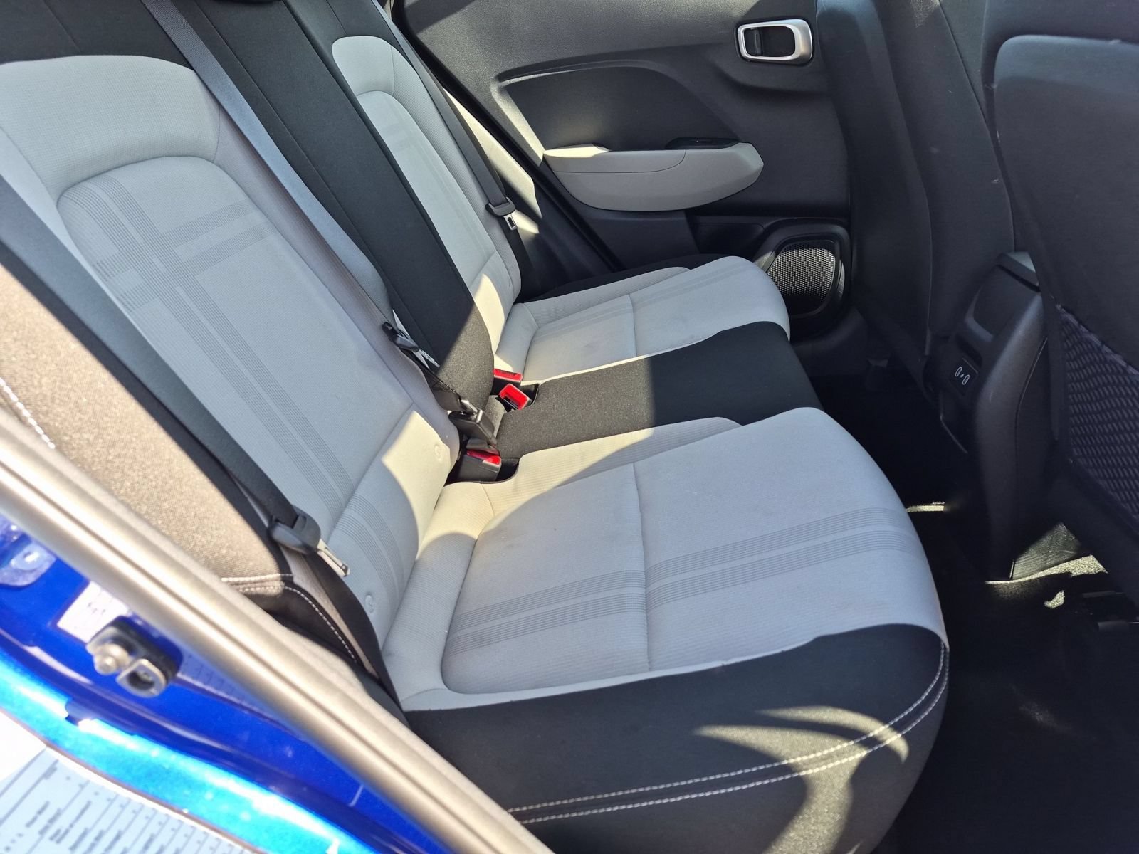Used 2025 Hyundai Venue SEL FWD image 30