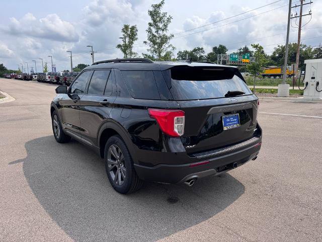 Certified 2023 Ford Explorer XLT w/ Equipment Group 202A AWD/4WD image 7
