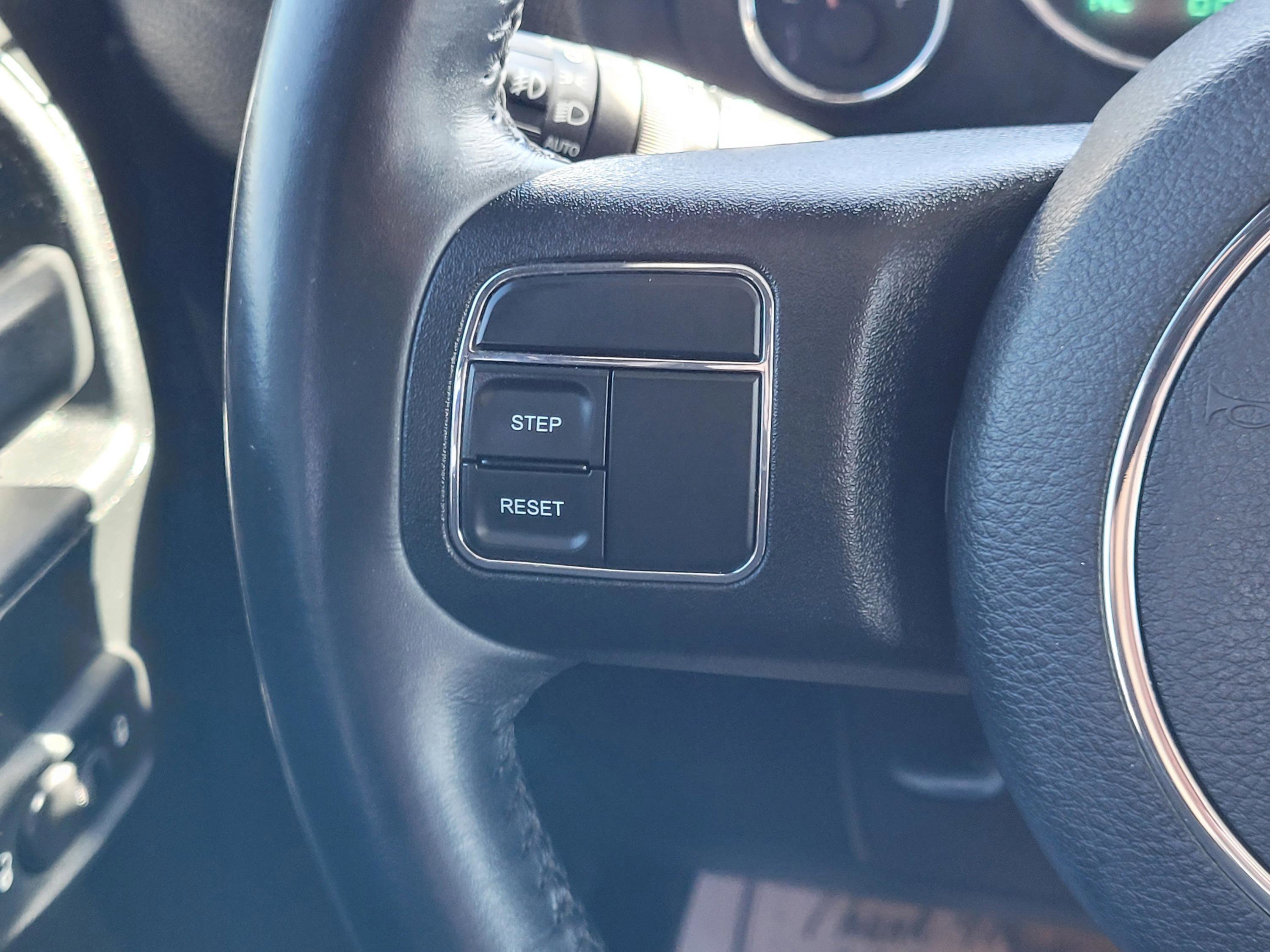 Used 2017 Jeep Wrangler Unlimited Sahara AWD/4WD image 14