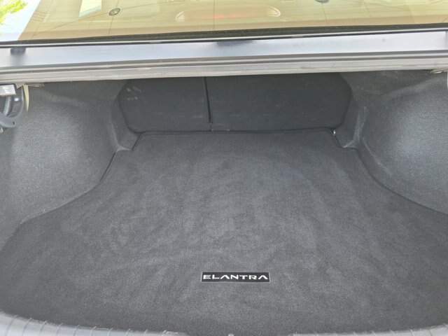 Used 2023 Hyundai Elantra Limited FWD image 33