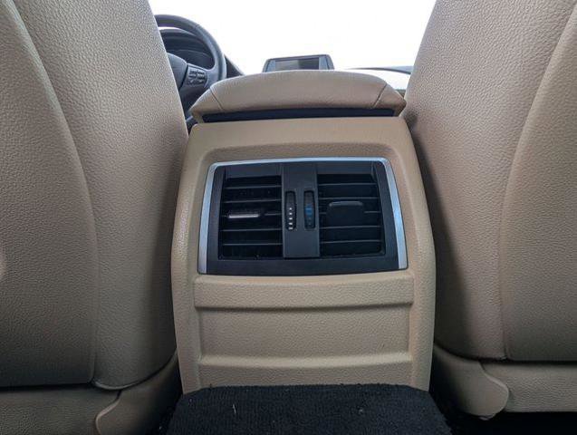 Used 2017 BMW 320i Sedan image 16