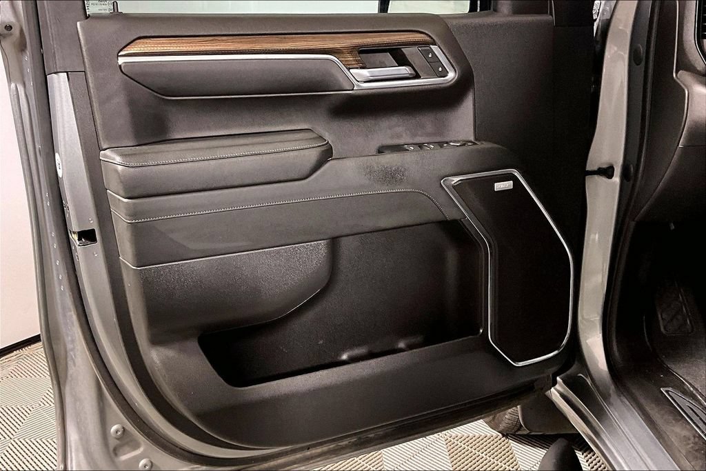 Used 2023 Chevrolet Silverado 1500 RST w/ Convenience Package II AWD/4WD image 18