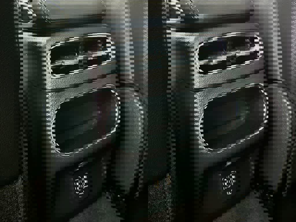 Used 2025 Genesis GV70 2.5T image 16