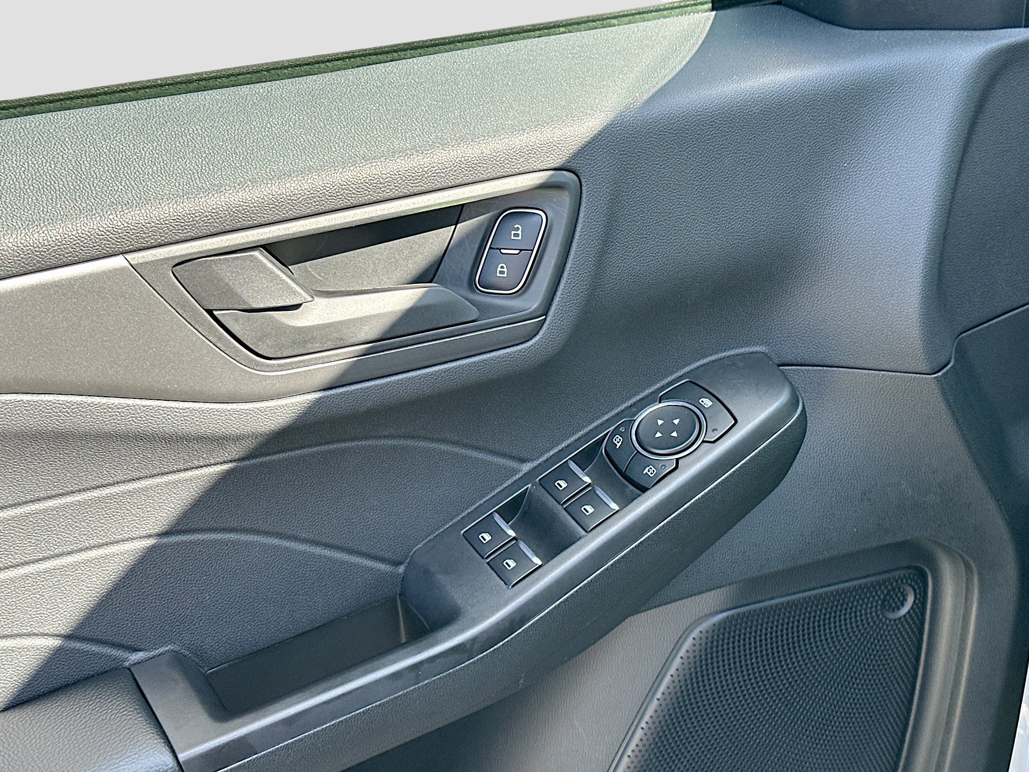 Certified 2025 Ford Escape Active image 17