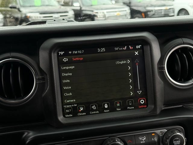 Used 2021 Jeep Wrangler Unlimited Sahara w/ Uconnect 4C Nav & Sound Group AWD/4WD image 24