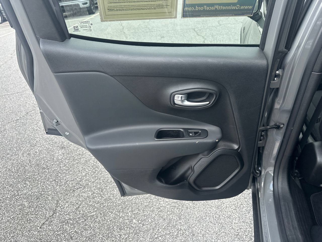 Used 2020 Jeep Renegade Altitude FWD image 21
