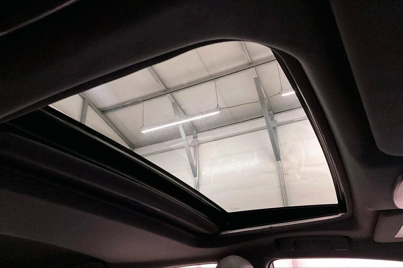 Used 2022 Toyota Avalon Limited w/ Advanced Safety Package image 21