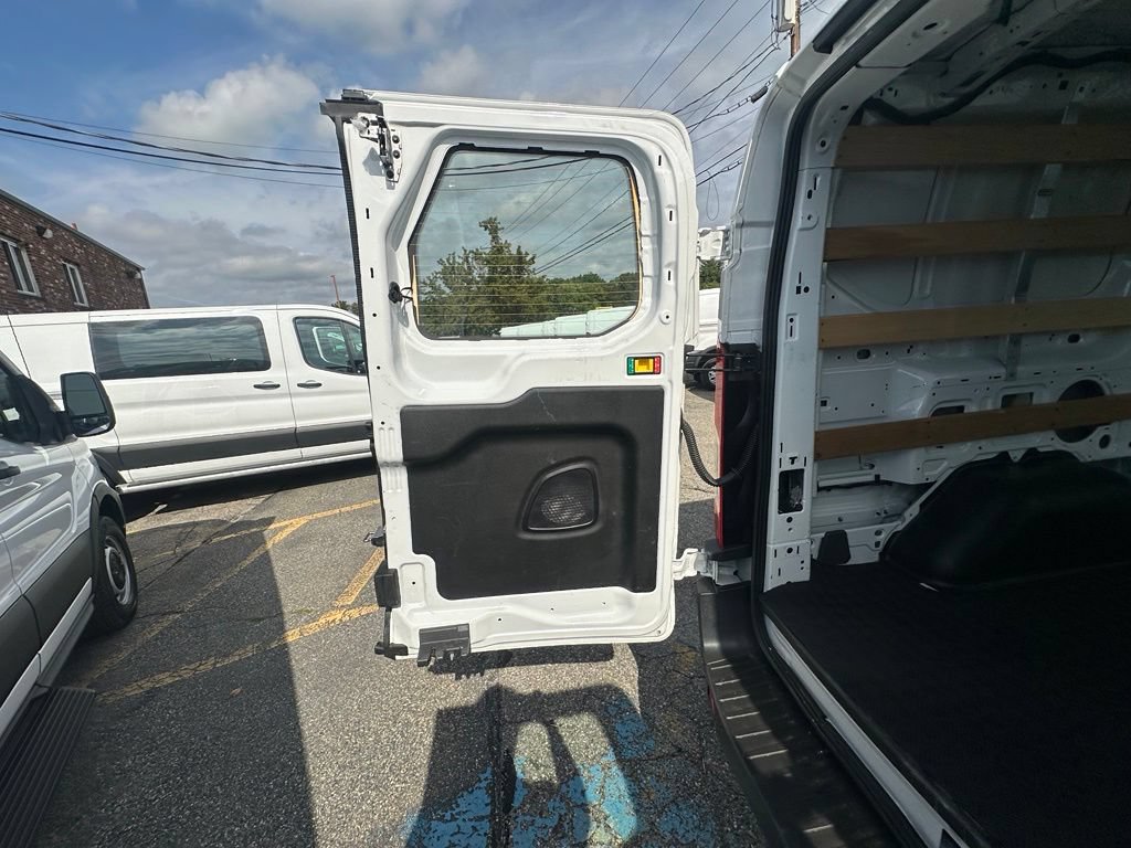 Certified 2025 Ford Transit 250 Low Roof w/ Exterior Upgrade Package RWD image 12