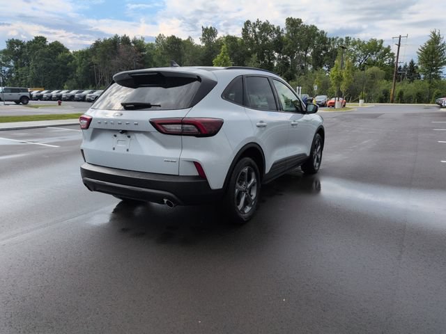 Certified 2025 Ford Escape ST-Line Select AWD/4WD image 7