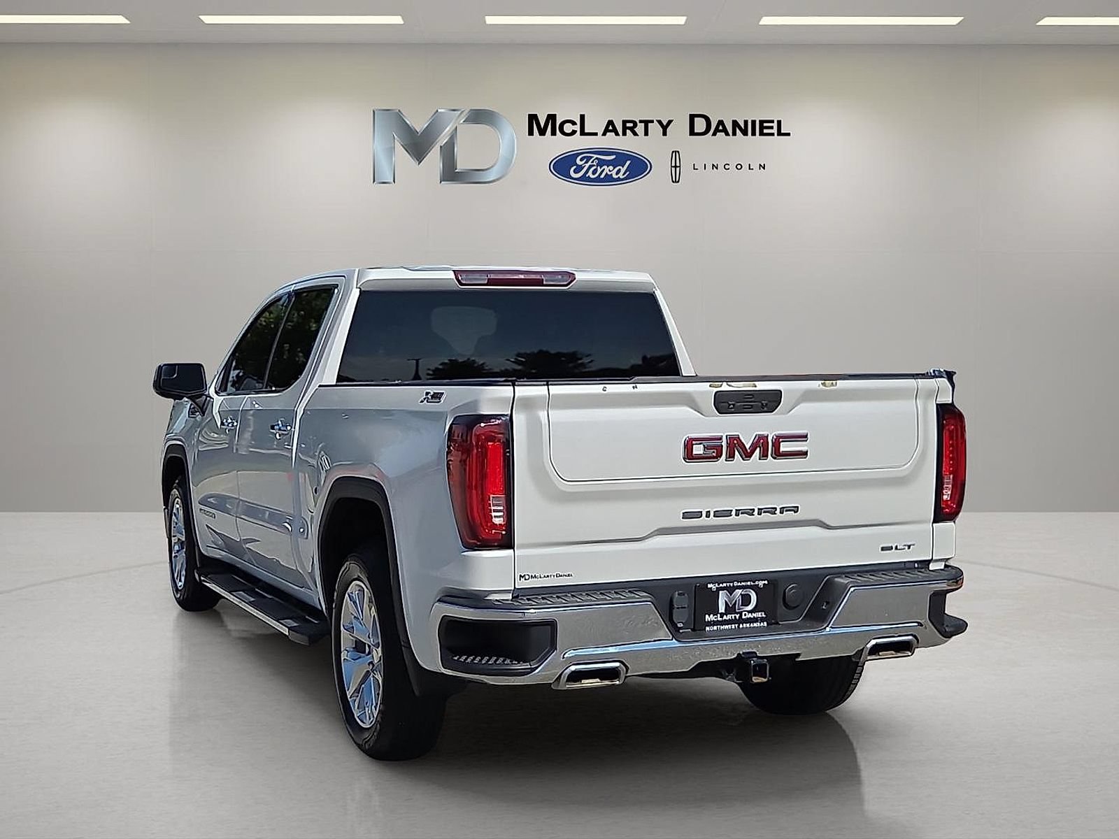Used 2021 GMC Sierra 1500 SLT AWD/4WD image 4