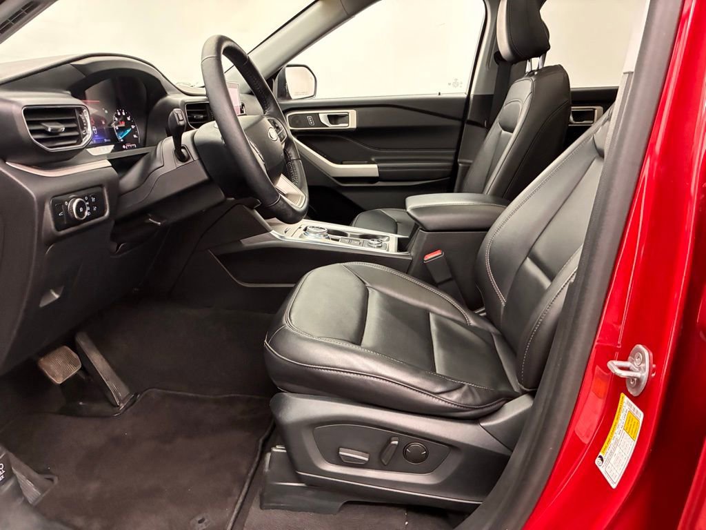 Certified 2023 Ford Explorer XLT w/ Equipment Group 202A image 20