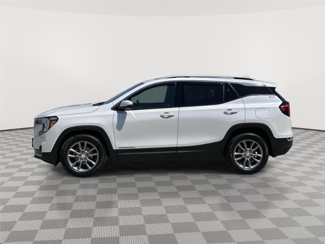 Used 2022 GMC Terrain SLT w/ Infotainment Package II AWD/4WD image 2