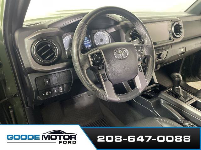 Used 2022 Toyota Tacoma TRD Sport w/ TRD Premium Sport Package AWD/4WD image 9