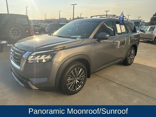 Used 2024 Nissan Pathfinder SL w/ SL Premium Package image 1