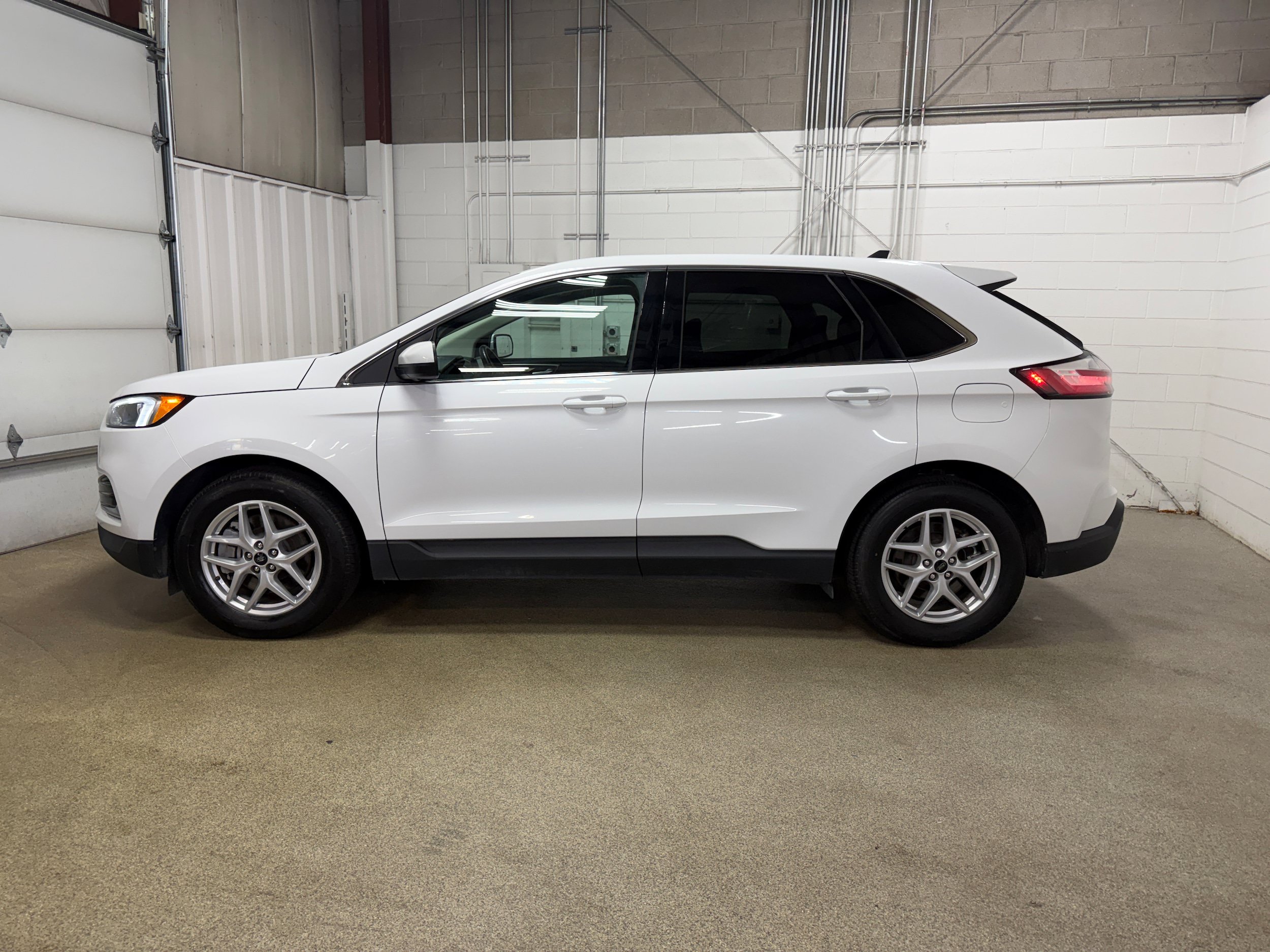 Certified 2024 Ford Edge SEL AWD/4WD image 5